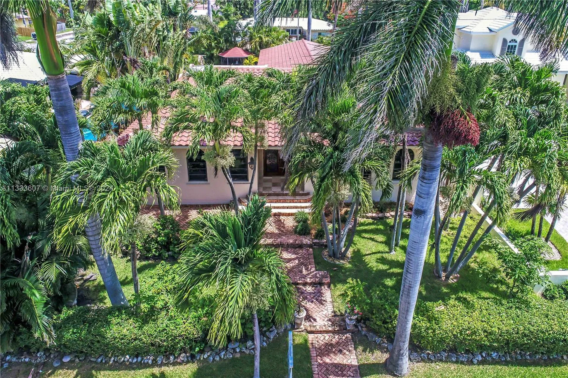 1049 N Southlake Drive Hollywood FL 33019