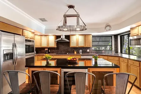 1049 N Southlake Drive Hollywood FL 33019