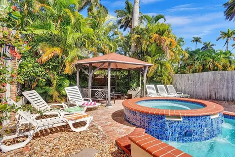 1049 N Southlake Drive Hollywood FL 33019