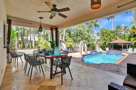 1049 N Southlake Drive Hollywood FL 33019