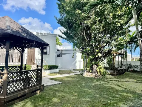 8600 SW 33rd Terrace Miami FL 33155