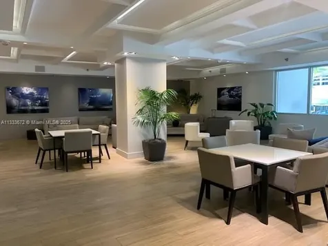 100 Lincoln Road Miami Beach FL 33139
