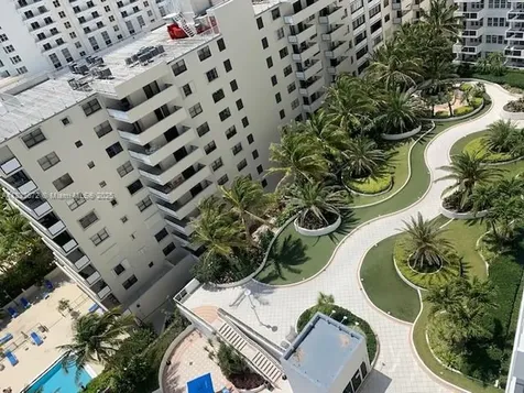 100 Lincoln Road Miami Beach FL 33139