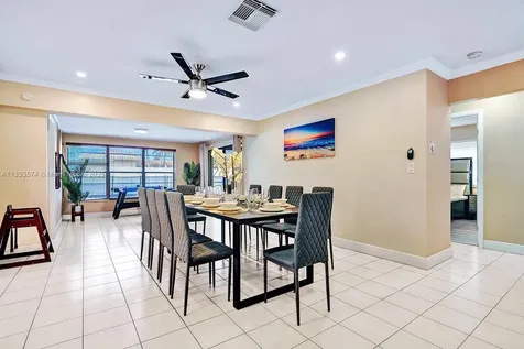 947 Washington Street Hollywood FL 33019