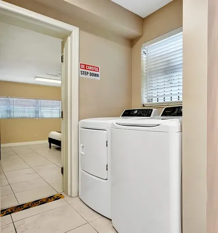 947 Washington Street Hollywood FL 33019