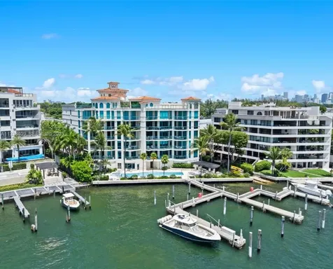 1660 W Glencoe Street Coconut Grove FL 33133