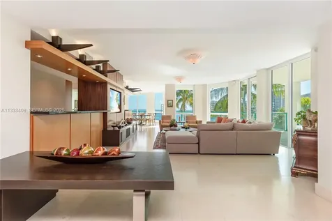 1660 W Glencoe Street Coconut Grove FL 33133