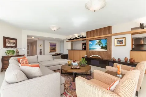 1660 W Glencoe Street Coconut Grove FL 33133