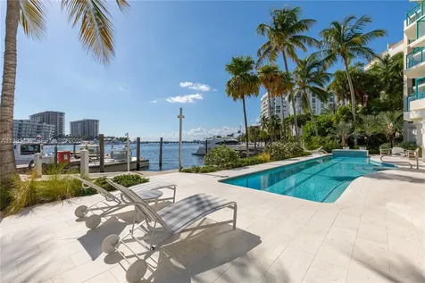 1660 W Glencoe Street Coconut Grove FL 33133