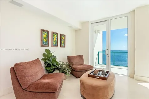 1660 W Glencoe Street Coconut Grove FL 33133