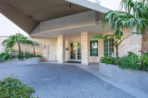 1660 W Glencoe Street Coconut Grove FL 33133