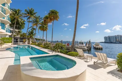 1660 W Glencoe Street Coconut Grove FL 33133