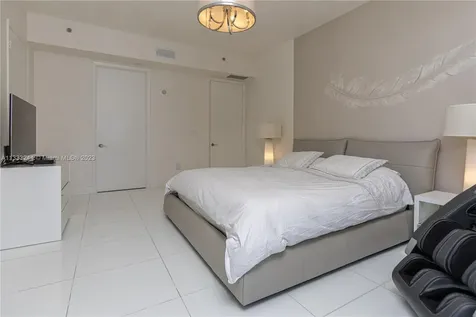 15811 SE Collins Avenue Sunny Isles Beach FL 33160