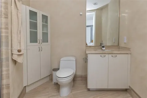 15811 SE Collins Avenue Sunny Isles Beach FL 33160