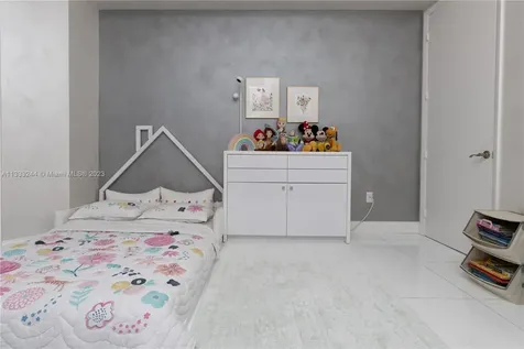 15811 SE Collins Avenue Sunny Isles Beach FL 33160