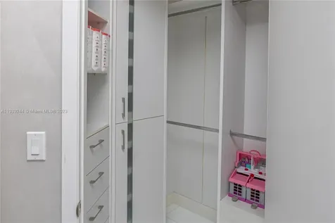 15811 SE Collins Avenue Sunny Isles Beach FL 33160