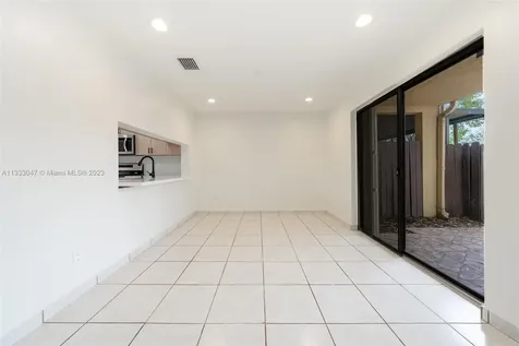 290 SW 97th Avenue Pembroke Pines FL 33025