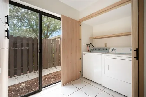290 SW 97th Avenue Pembroke Pines FL 33025
