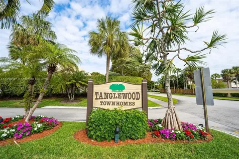 290 SW 97th Avenue Pembroke Pines FL 33025