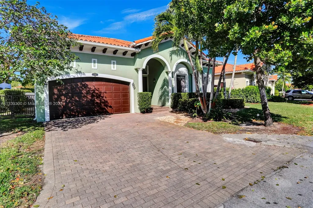 7745 SW 193rd Lane Cutler Bay FL 33157