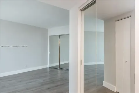 1000 W Island Boulevard Aventura FL 33160