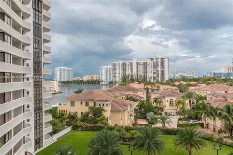 1000 W Island Boulevard Aventura FL 33160