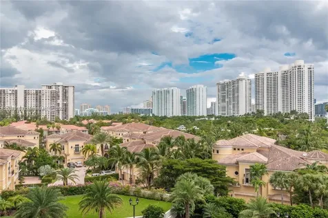 1000 W Island Boulevard Aventura FL 33160