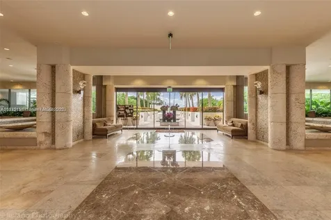 1000 W Island Boulevard Aventura FL 33160