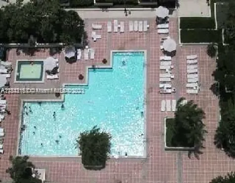 1000 W Island Boulevard Aventura FL 33160