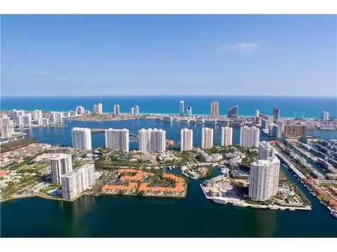 1000 W Island Boulevard Aventura FL 33160