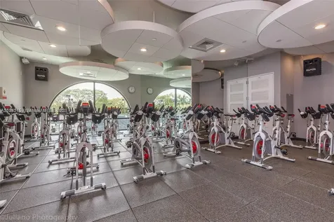 1000 W Island Boulevard Aventura FL 33160