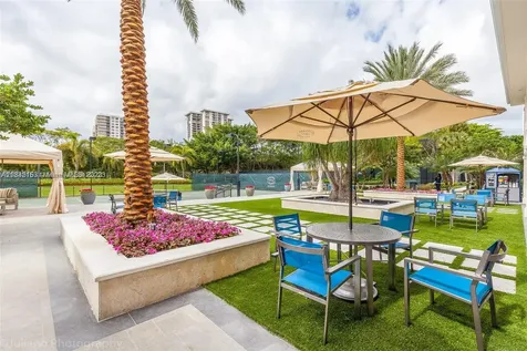 1000 W Island Boulevard Aventura FL 33160