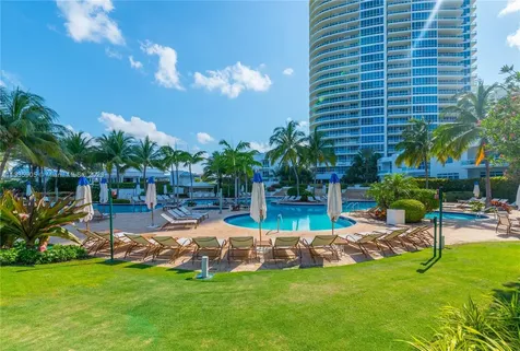 50 S Pointe Drive Miami Beach FL 33139