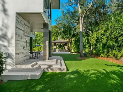 9505 SW 63rd Court Pinecrest FL 33156