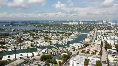 7925 Carlyle Avenue Miami Beach FL 33141