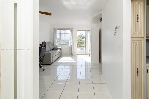 7925 Carlyle Avenue Miami Beach FL 33141