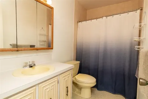 7925 Carlyle Avenue Miami Beach FL 33141