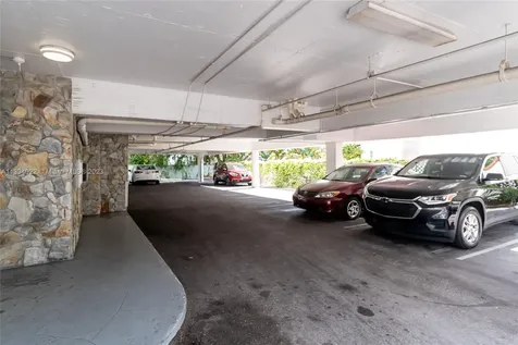 7925 Carlyle Avenue Miami Beach FL 33141