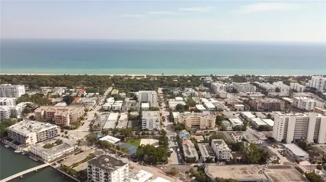 7925 Carlyle Avenue Miami Beach FL 33141