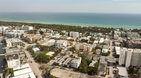 7925 Carlyle Avenue Miami Beach FL 33141