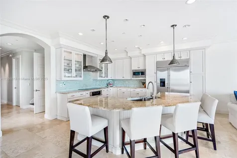 5040 Watersong Hutchinson Island FL 34949