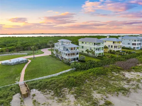 5040 Watersong Hutchinson Island FL 34949