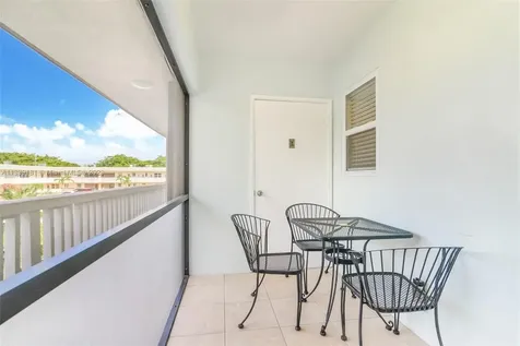 1450 N 12th Court Hollywood FL 33019