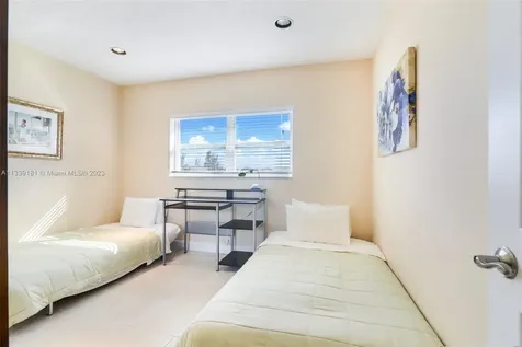 1450 N 12th Court Hollywood FL 33019