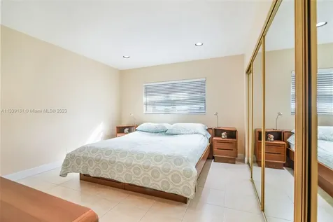 1450 N 12th Court Hollywood FL 33019