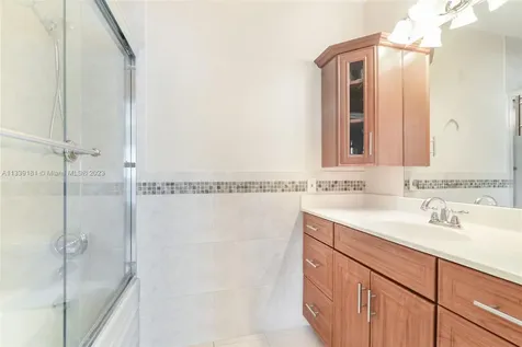 1450 N 12th Court Hollywood FL 33019