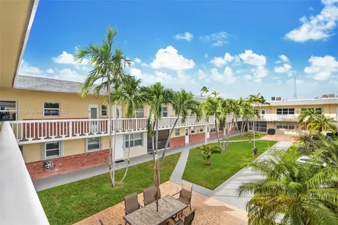 1450 N 12th Court Hollywood FL 33019