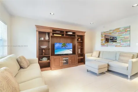 1450 N 12th Court Hollywood FL 33019