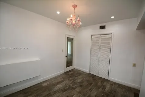 16921 NE 6th Avenue North Miami Beach FL 33162