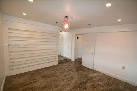 16921 NE 6th Avenue North Miami Beach FL 33162